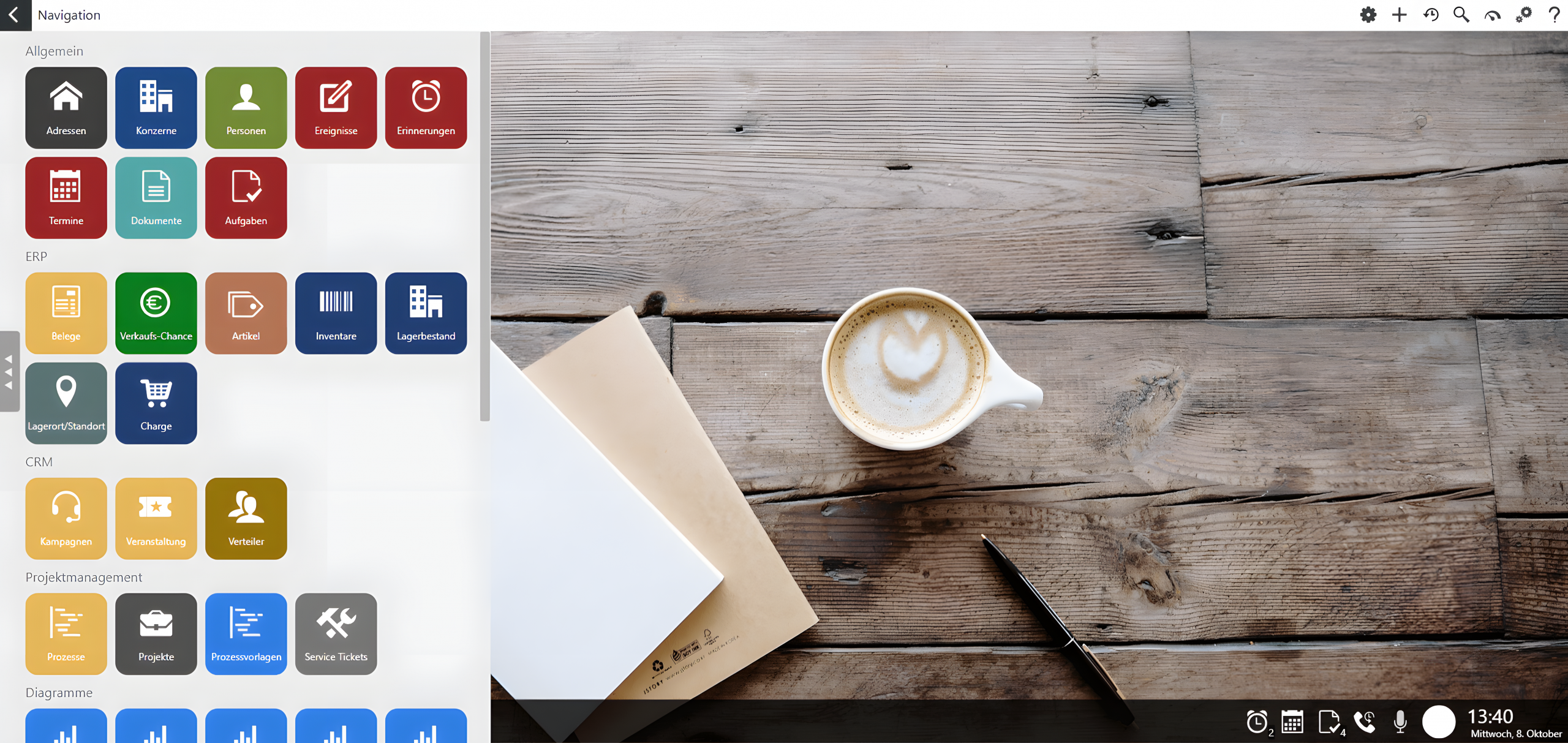 Tesla ERP Desktop mit verschiedenen Standardmodulen.
